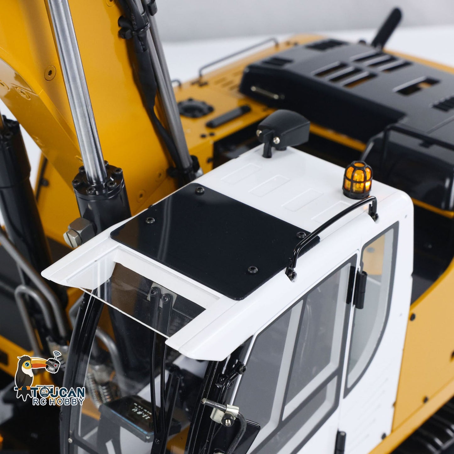 TOUCAN RC HOBBY MTModel 946 Metal 1/14 RC Hydraulic Excavator Tiltable Bucket Ripper LCD Display for Adult Outdoor
