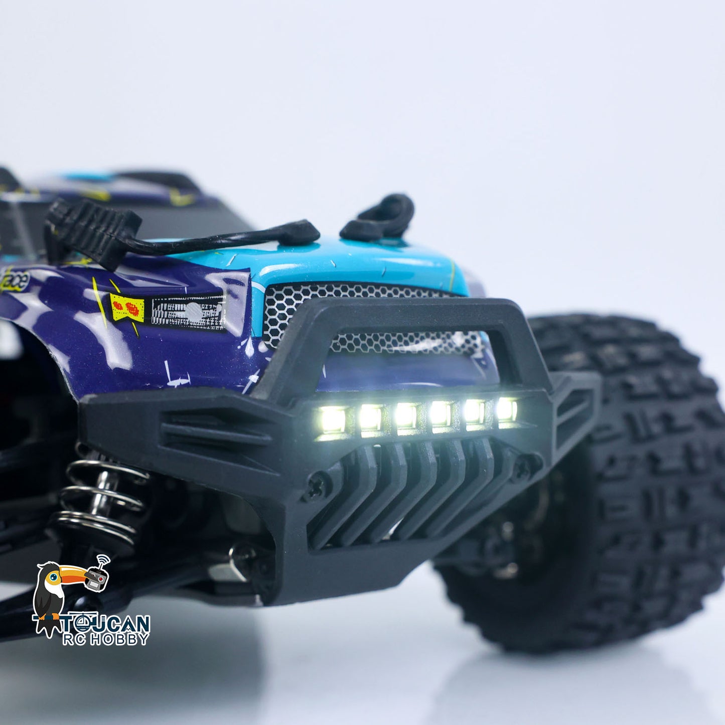 Fast Free Shipping for EU SCY 18101 Muti-Terrain 1/18 2.4GHz Sync Remote Control Off Road Vehicle PVC Body RC Electric Big Tire Truck Wheelie Bar LED Light