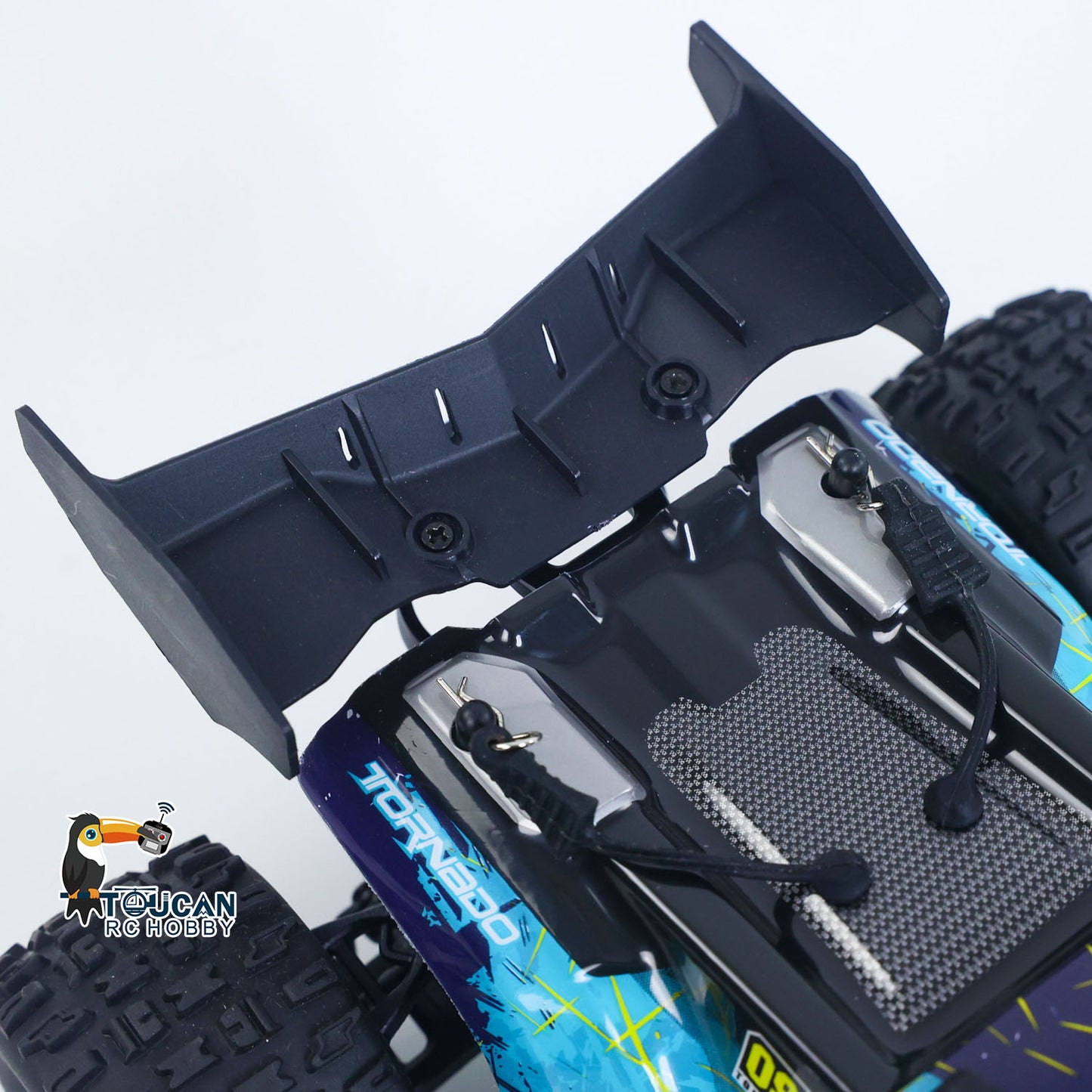 Fast Free Shipping for EU SCY 18101 Muti-Terrain 1/18 2.4GHz Sync Remote Control Off Road Vehicle PVC Body RC Electric Big Tire Truck Wheelie Bar LED Light