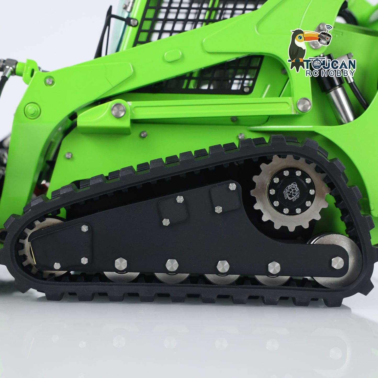 LESU AOUE LT5 1/14 Metal RC Skid-Steer Loader Hydraulic Construction Truck Sound Light FlySky i6S Radio Controller for Model Enthusiast