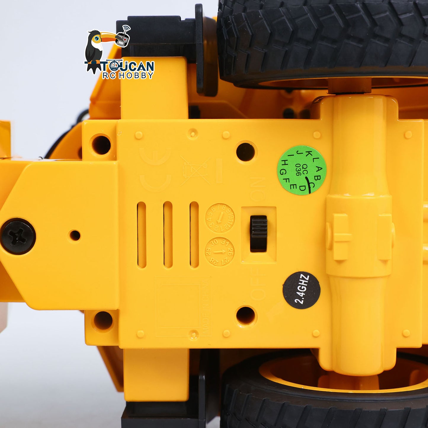 TOUCAN RC HOBBY HUINA 1/16 Half Metal Electric Remote Control Loader 552  Mini RC Engineering Vehicle Model Radio Lights Effect Sounds Effects