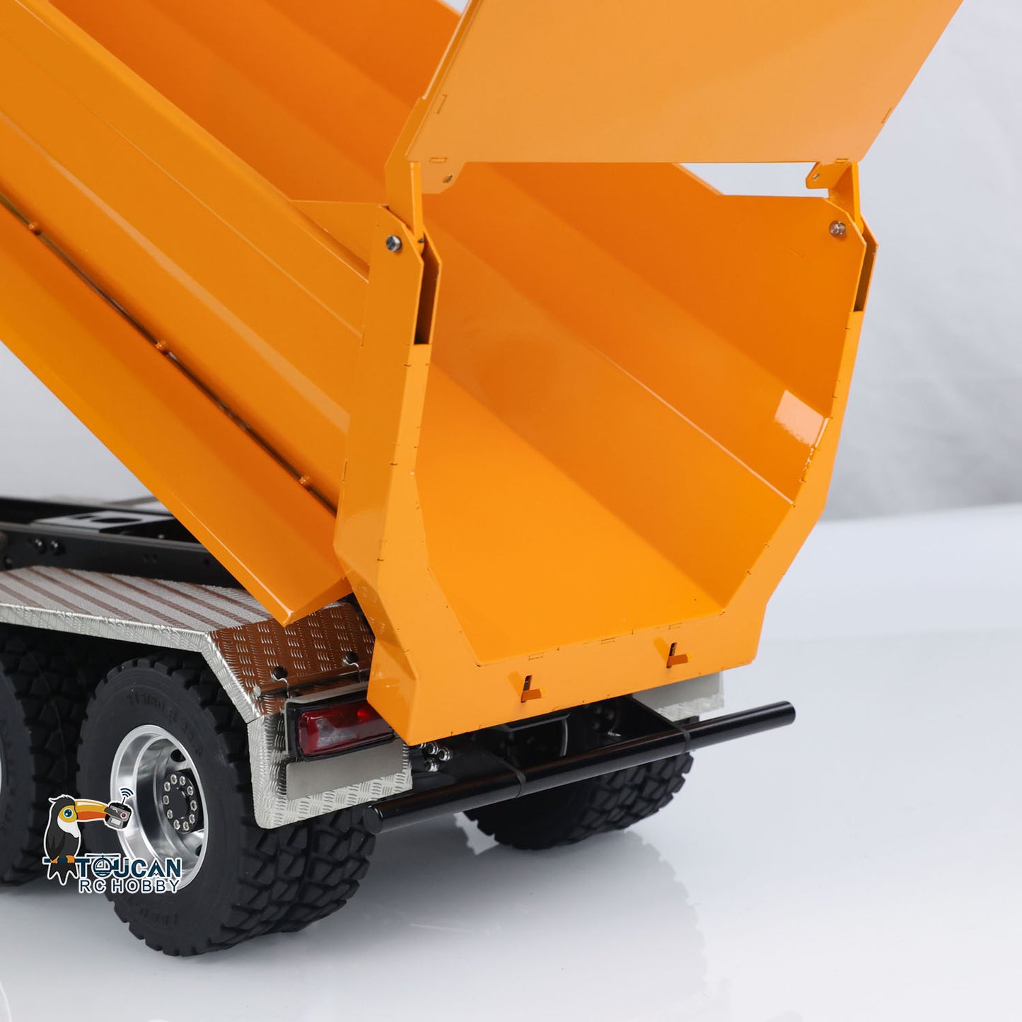 LESU 1/14 8x8 Metal Hydraulic RC Dump Truck Tipper 2 Speed Transmission Axles With Differential Lock FlySky I6S Remote Controller Sound Light System