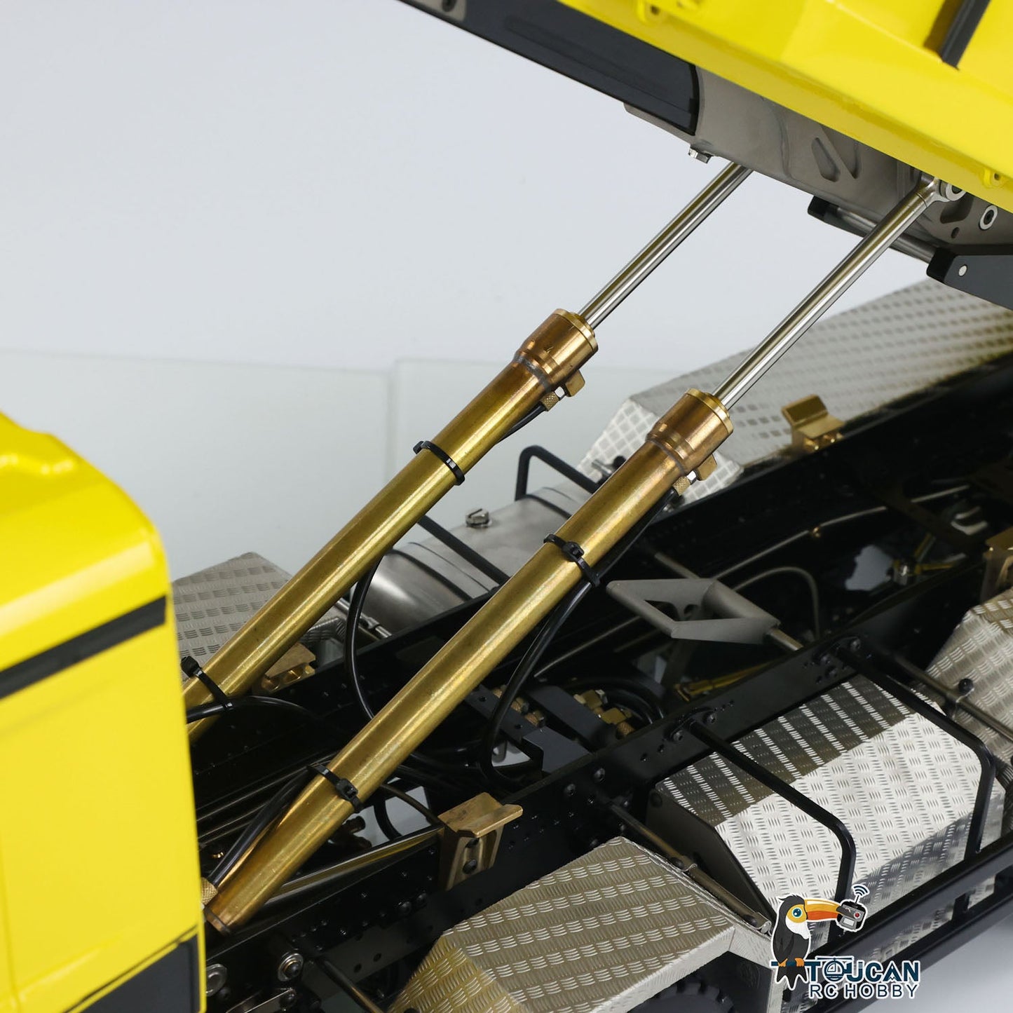 Customized LESU 1/14 Hydraulic RC Dump Truck Metal Roll On/Off Tipper Waste Bin Car RTR I6S Radio Simulation Vehicle Model Bee Stripe Painted