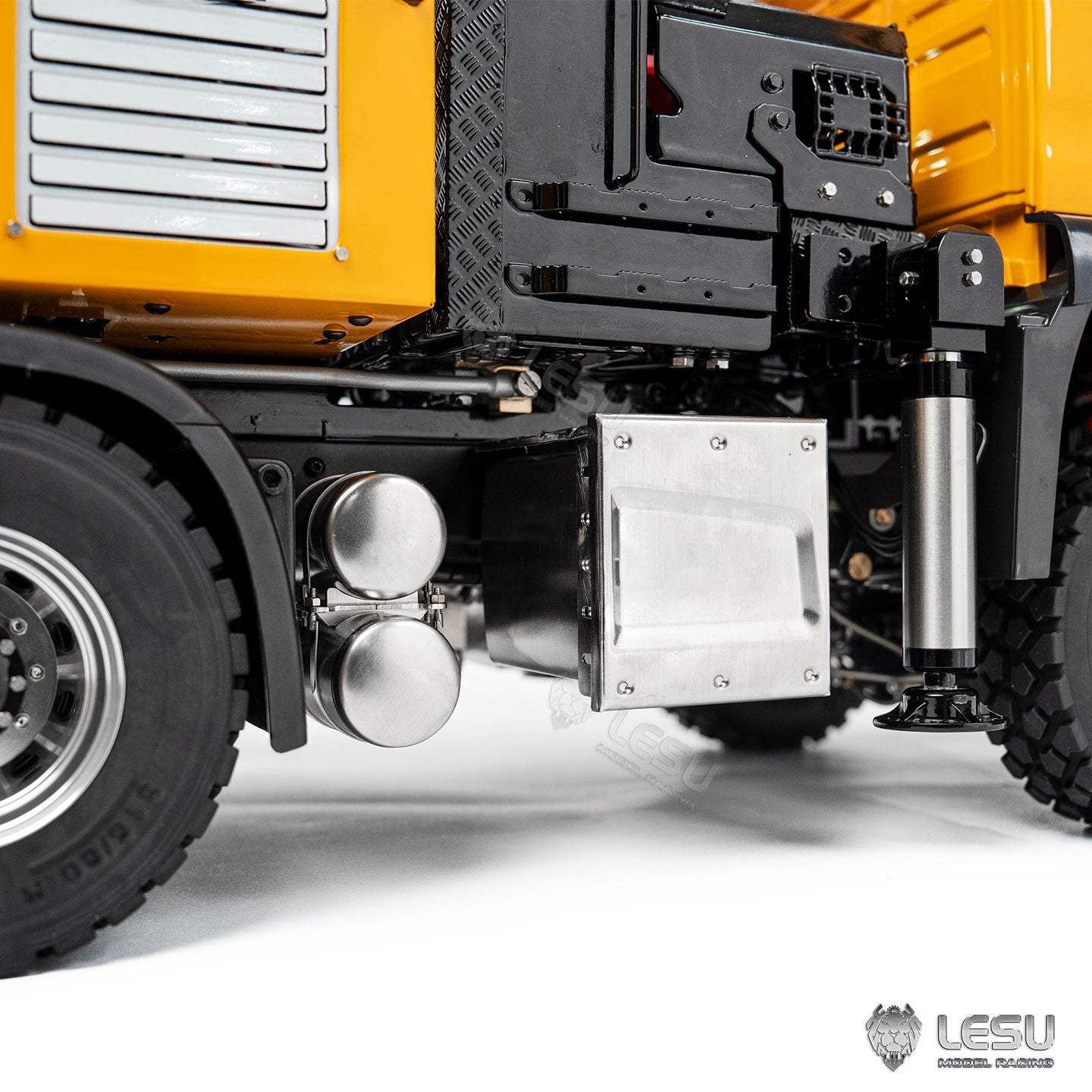 LESU 3363 1/14 8X8/6X6 Metal RC Hydraulic Crane Truck Axles Differential Locks 7CH Valve 6 Outriggers 3-speed Gearbox Light Sound for Adult