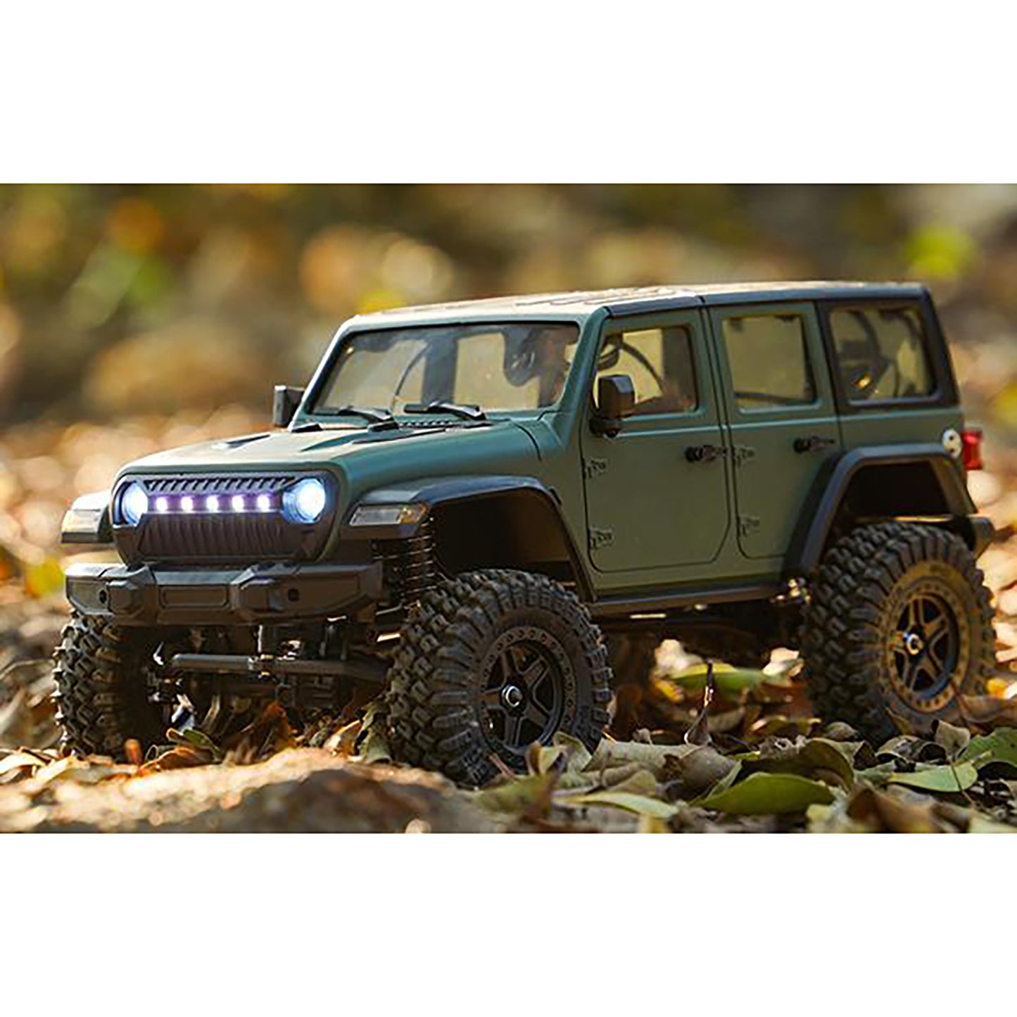 1:18 4*4 RC Simulation Rock Crawler Car C8801 2.4G Wireless Control Off Road Vehicle RTR Crawler Brushed Motor ESC LED Lights