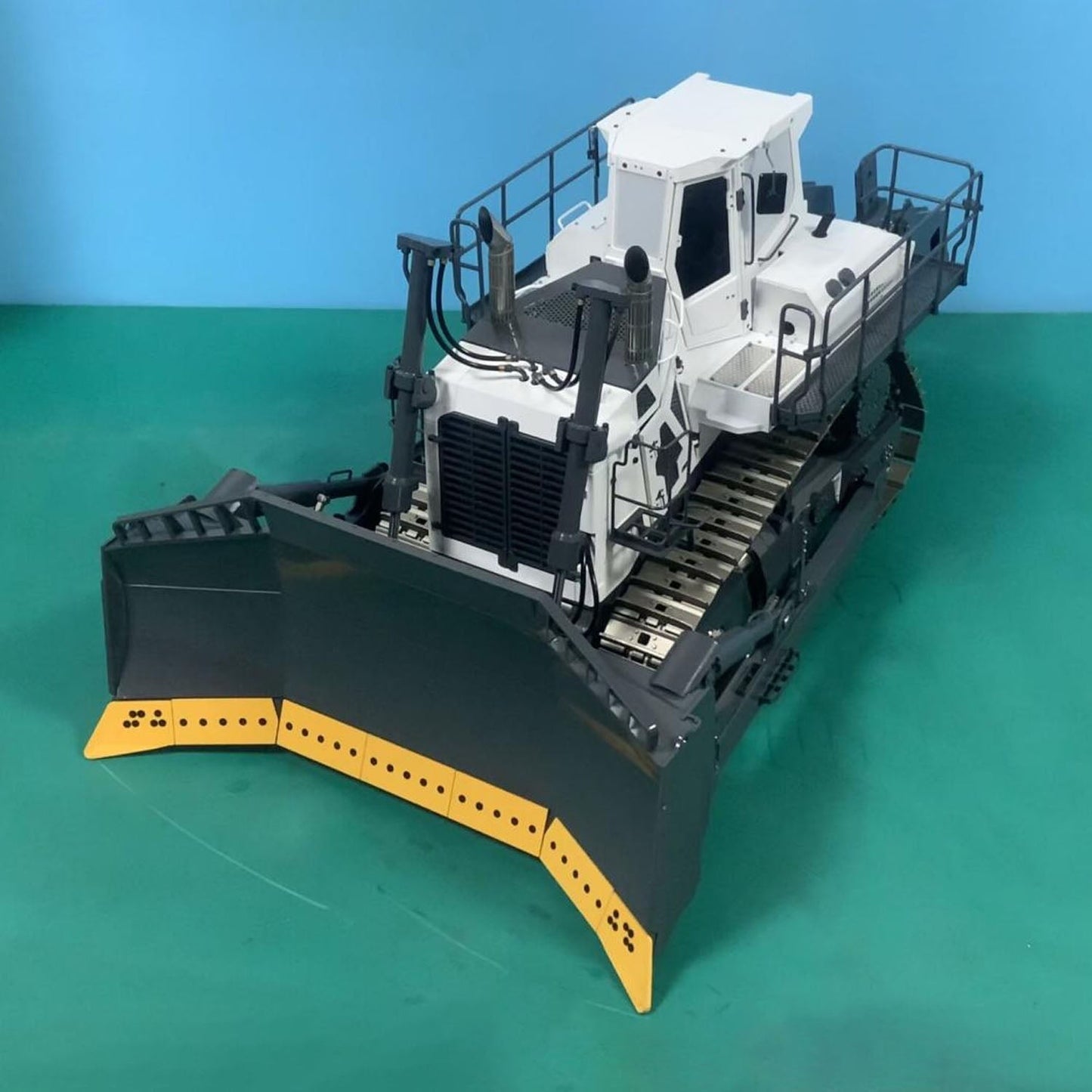 1/14 Remote Control Hydraulic Bulldozer LR776 VAY 776 Metal RC Dozer 5CH Valve Construction Vehicle Model Radio Light Sound