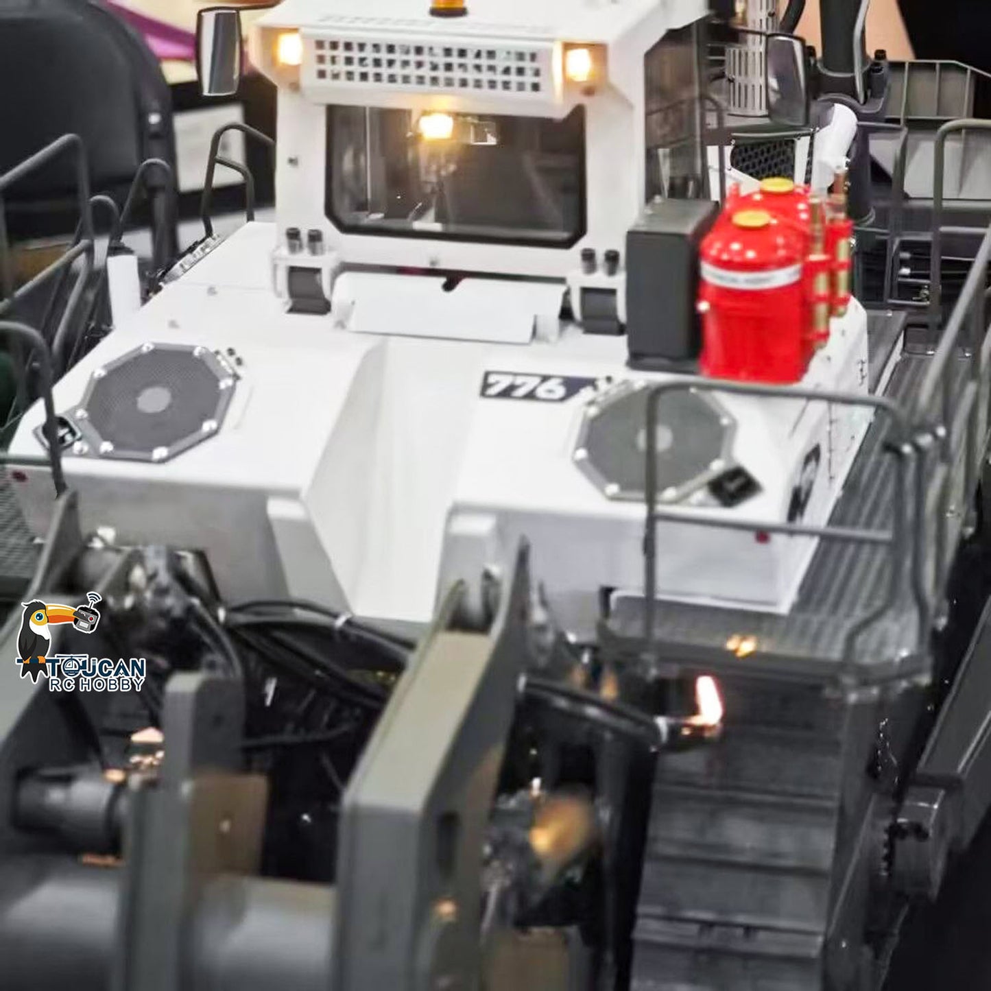 Super Frog LR776 1/14 Metal RC Hydraulic Bulldozer 7CH Valve Automatic Grease System Electric Wipers LCD Screen Light Sound Rear Ripper