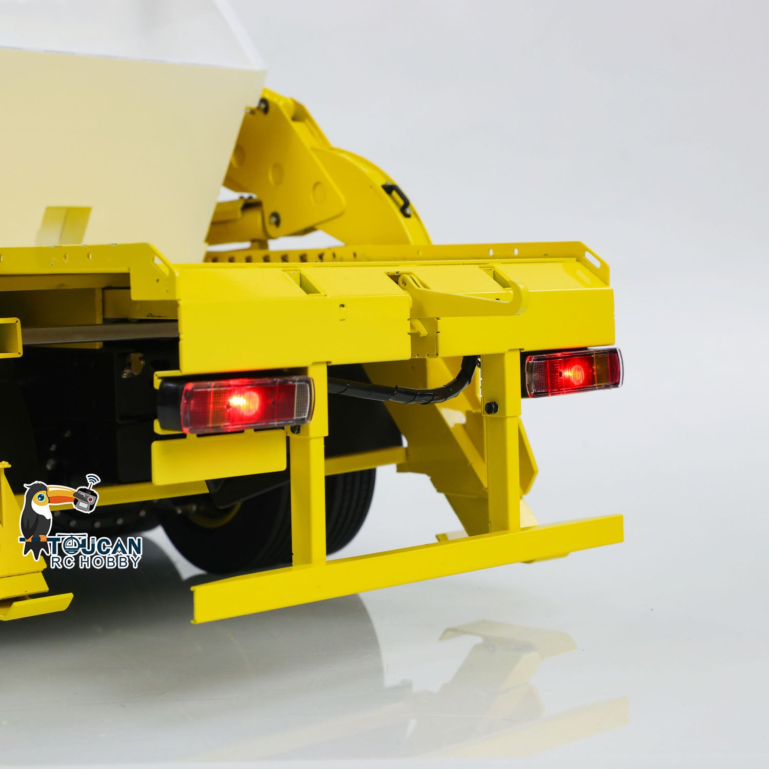 6X4 hydraulic swing arm truck F2000 toucan painted 2 speed radio control system

