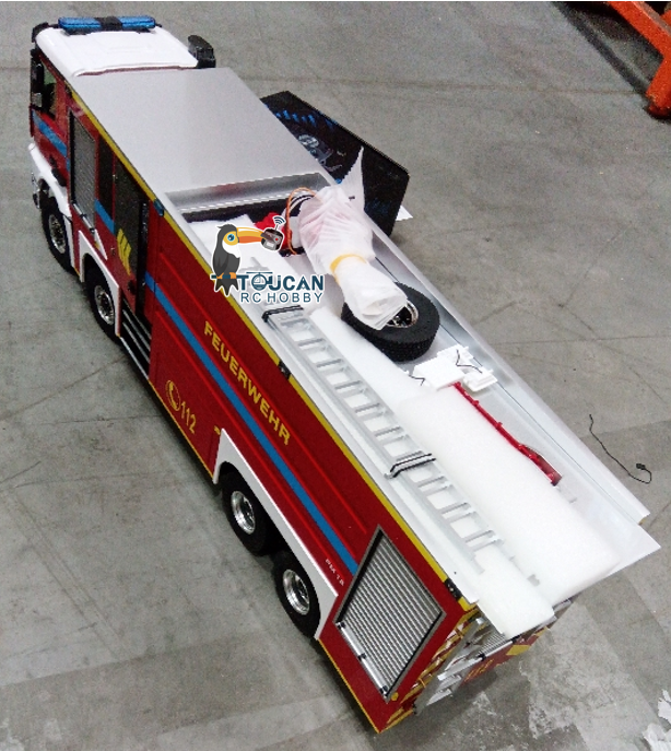 Free Shipping Second Hand US Stock 1/14 8x8 RC Fire Fighting Truck RTR Metal Chassis Electric Fire Sprinkler Cars