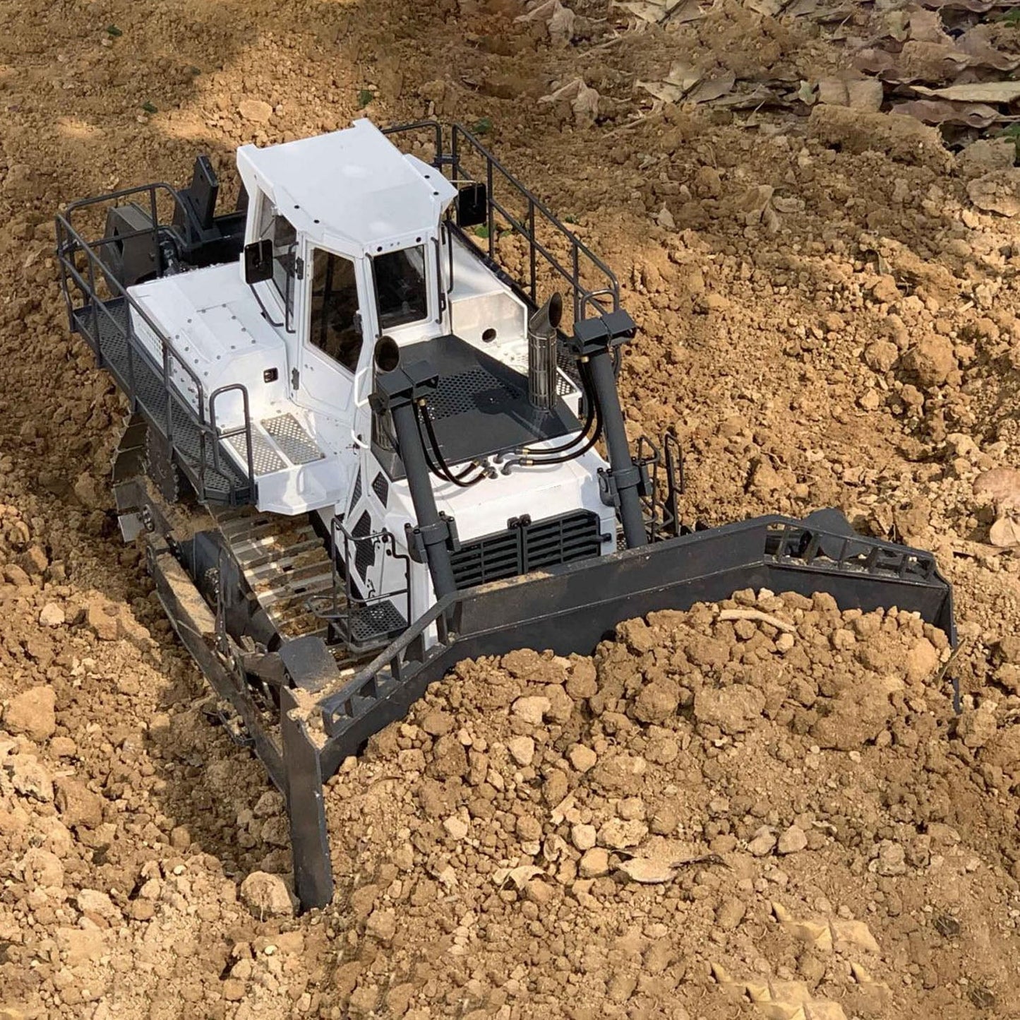 1/14 Remote Control Hydraulic Bulldozer LR776 VAY 776 Metal RC Dozer 5CH Valve Construction Vehicle Model Radio Light Sound