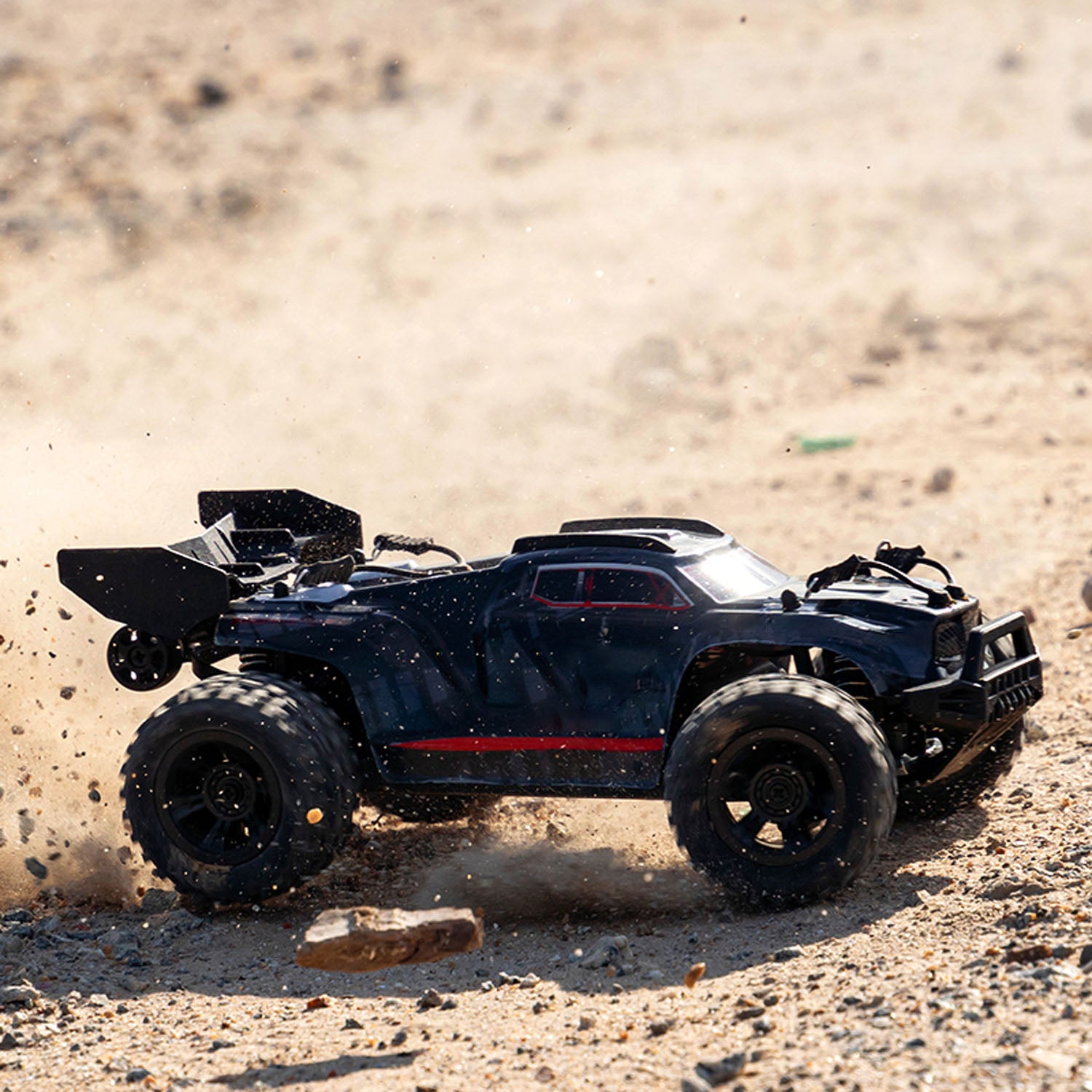 1/18 2.4G RC High Speed Off Road Vehicle 28km/h C8810 Four Wheel