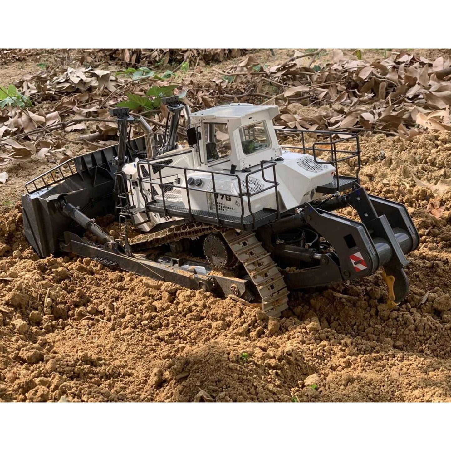 1/14 Remote Control Hydraulic Bulldozer LR776 VAY 776 Metal RC Dozer 5CH Valve Construction Vehicle Model Radio Light Sound