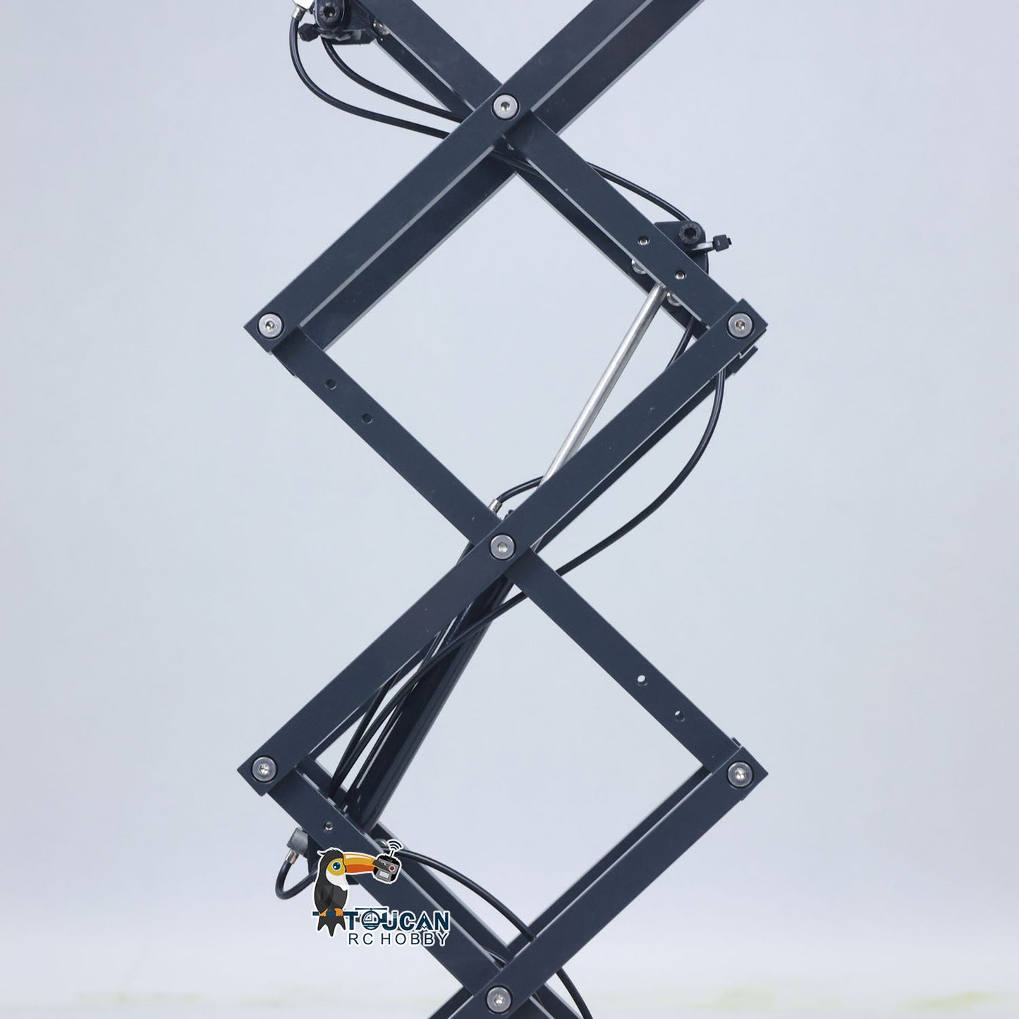 CUT 1/14 Metal RC Hydraulic Scissor Lift Aerial Work Platform Construction Truck Lifting Travel Rotating Warning Light FlySky I6S 25.6Inch
