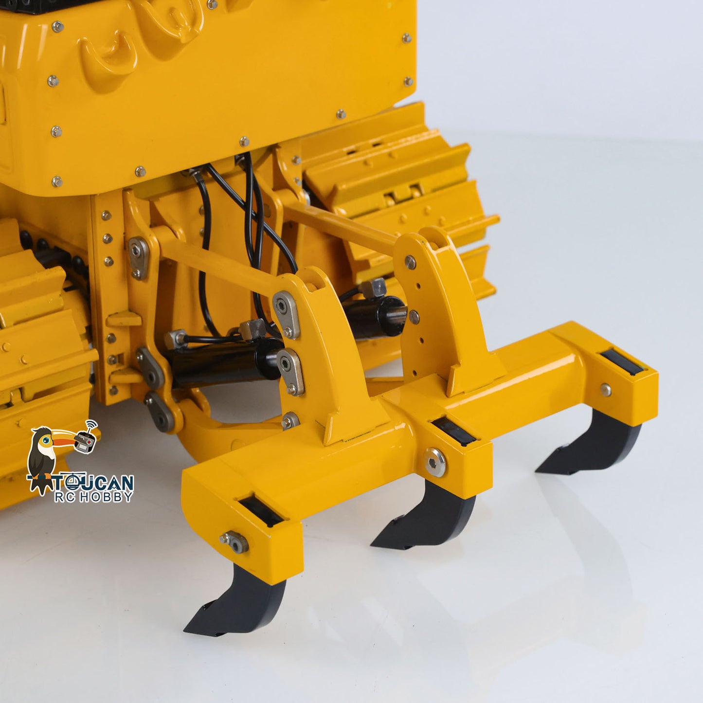 D3 functional hydraulic bulldozer with detachable rear tow hook
