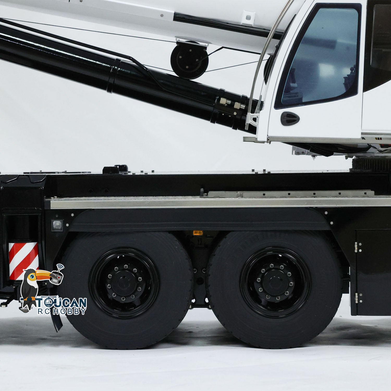 Eyewhale D1350 LTM1350 1/14 Metal RC Hydraulic Mobile Crane Truck PNP Heavy Construction Vehicle