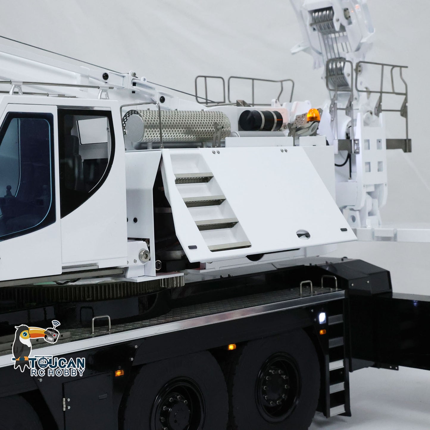 Eyewhale D1350 LTM1350 1/14 Metal RC Hydraulic Mobile Crane Truck