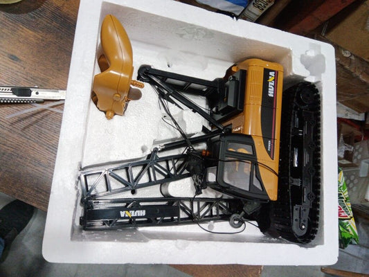 Fast Free Shipping Second Hand US Stock HUINA 1/14 572 15CH RC Construction Crane Truck Tower Excavator Model Car
