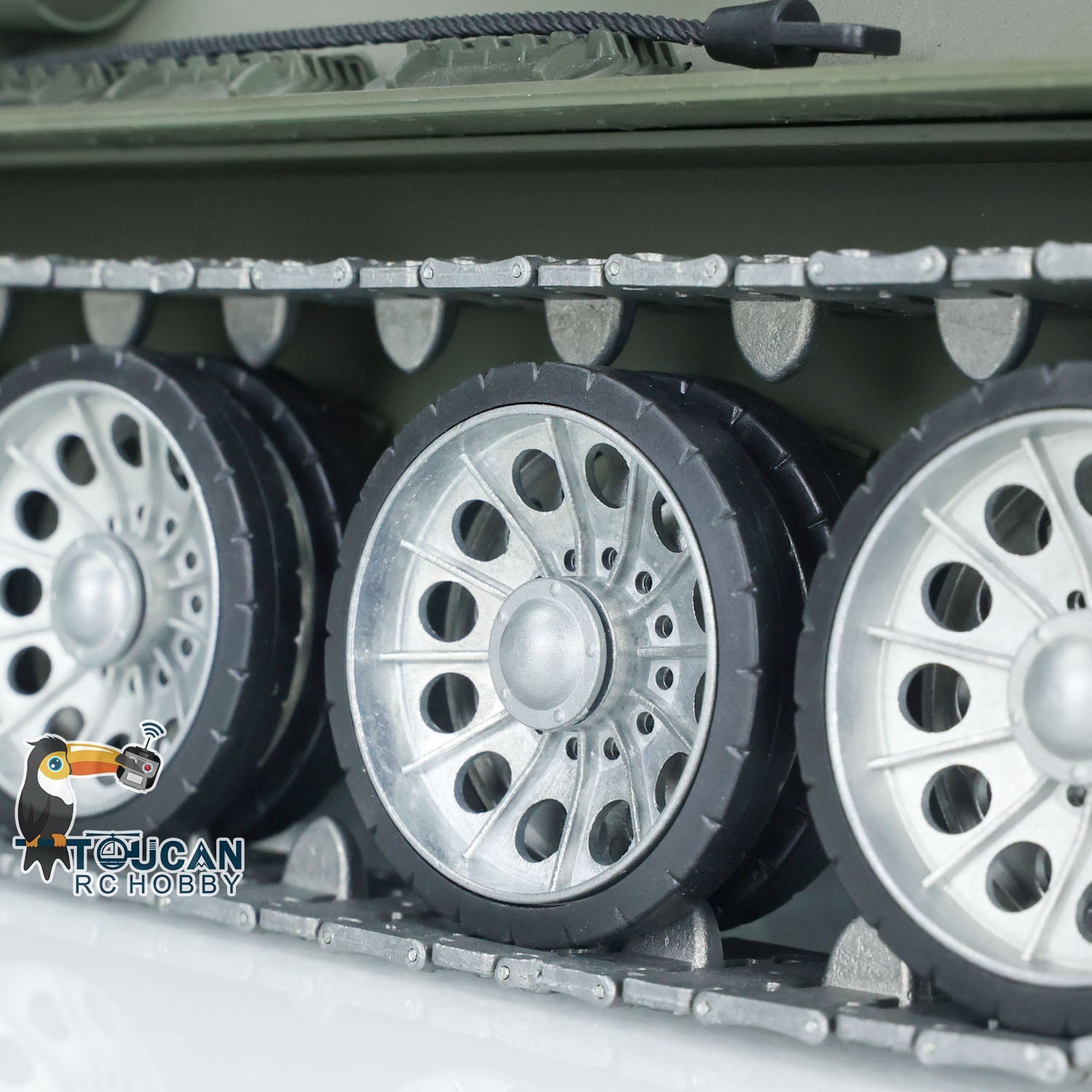 Henglong 1/16 7.0 3909 Soviet Union T34/85 RC Tank with Metal Track Drive Idler Road Wheels Gearbox