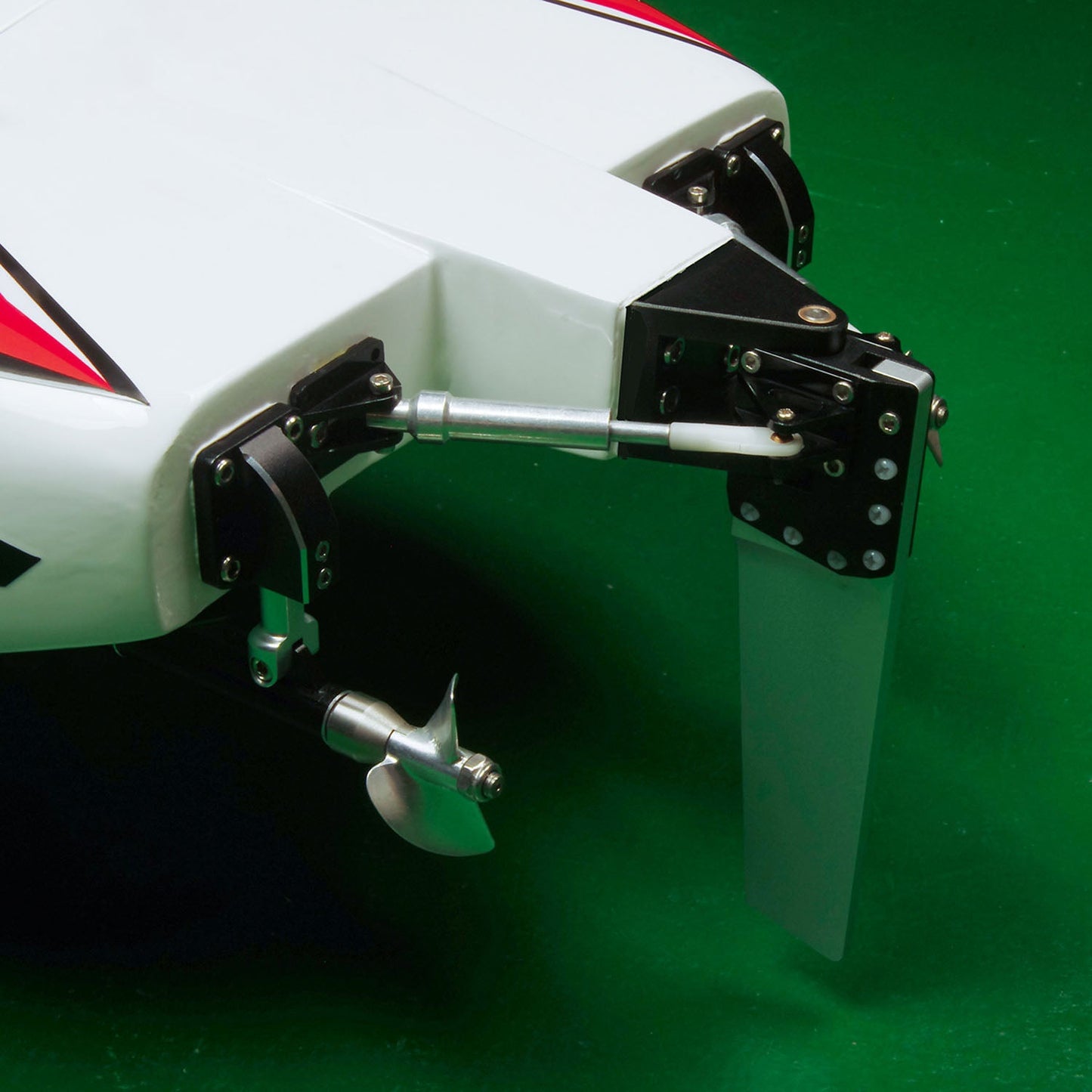 100KM/H Radio Control Racing Boats DTRC E33 Kevlar High Speed Boat Watercraft Model RTR Cooling System Servo Dual Motor ESC