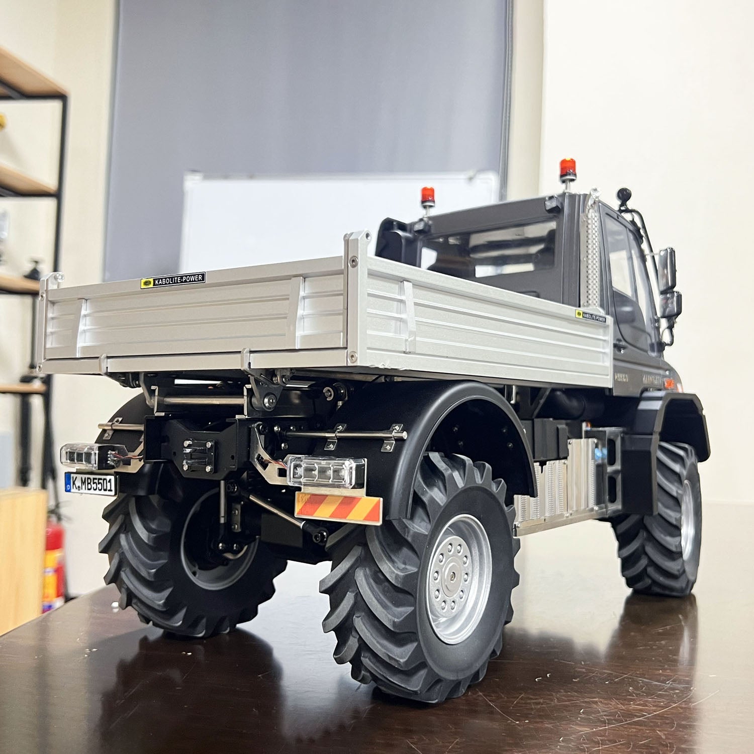 Kabolite K5501 RTR 4WD climbing vehicle with 2S battery charger L12 remote controller
