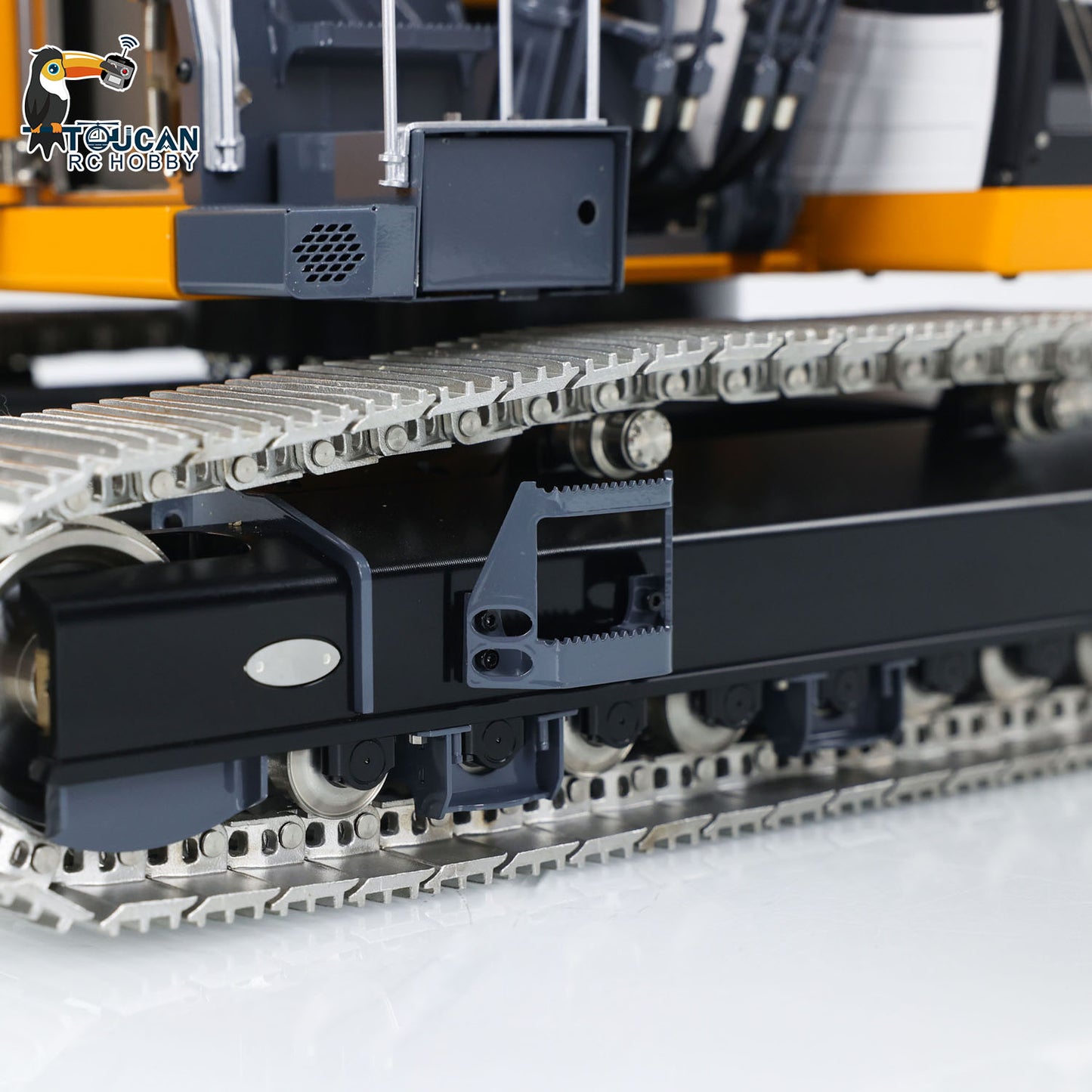 LESU Aoue LR945 1/14 Metal RC Excavator B0017 RTR 7CH Hydraulic Valve 3-Arm Digger PL18EV Lite Remote Controller LED Lights for Hobby Collectors