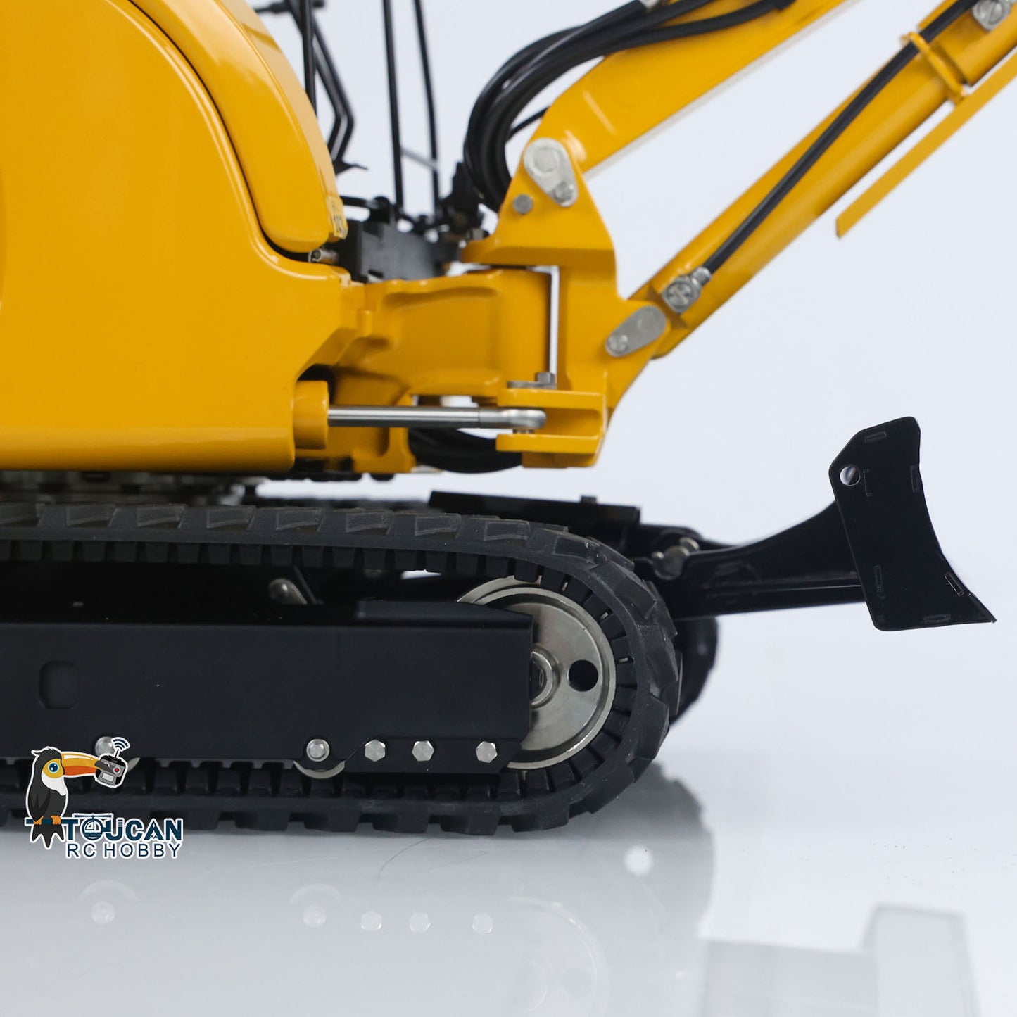 LESU PC30 1/14 Metal RC Hydraulic Excavator B0003 RTR 6CH Reversing Valve Mini Digger Brushless Rotary Drive Motor Sound & Light FrSky X14 Controller