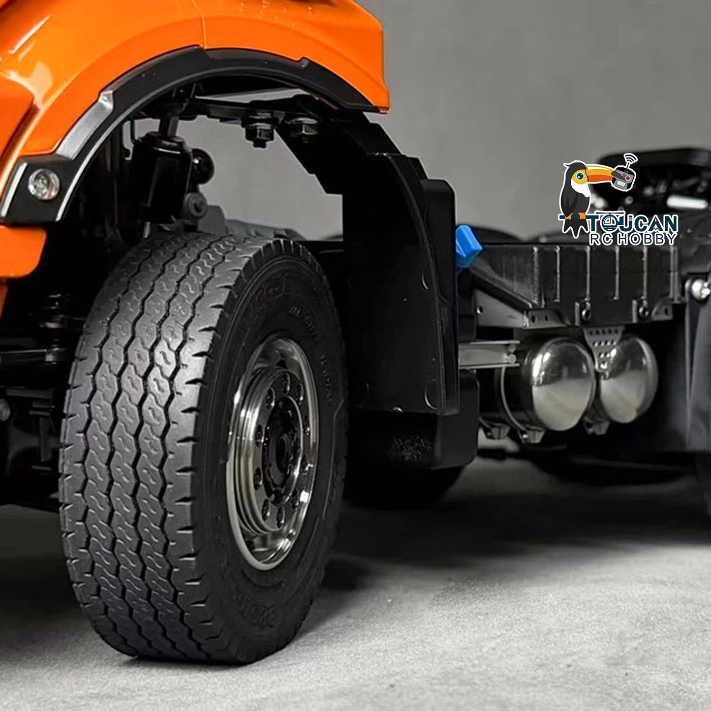 1/14 Metal 6X6 Remote Control Tractor Truck RC Lorry Car 3Speed Gearbox Wheelhub Reduction Axle Light Sound System ST8 Radio