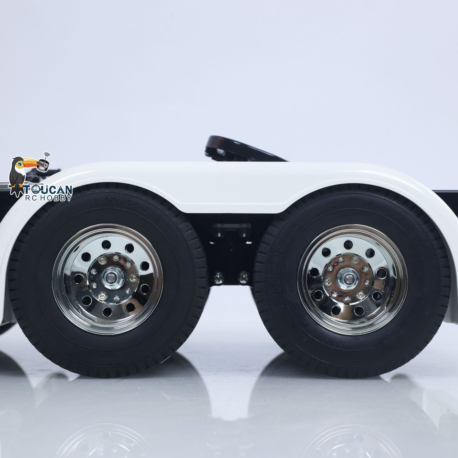 Plastic body RTR RC tractor with integrated suspension chassis
