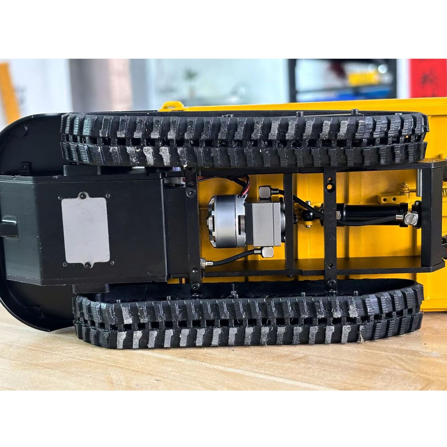 Metal 1/14 Remote Control Hydraulic Tracked Dumper Truck RC Tipper Model Construction Machine Light Battery Flysky Radio