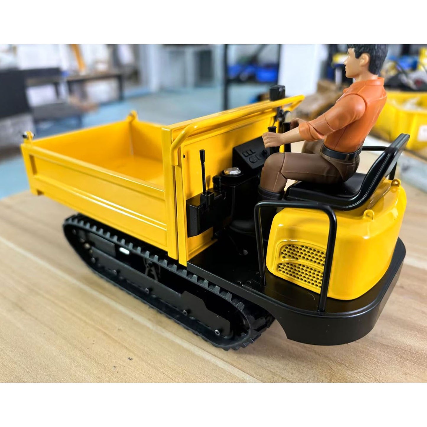 Metal 1/14 Remote Control Hydraulic Tracked Dumper Truck RC Tipper Model Construction Machine Light Battery Flysky Radio