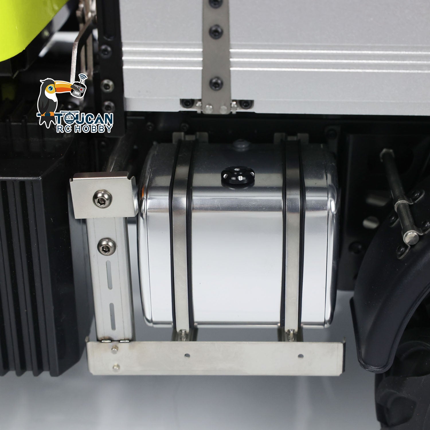 RC Off-Road Crawler with Front Winch Function
