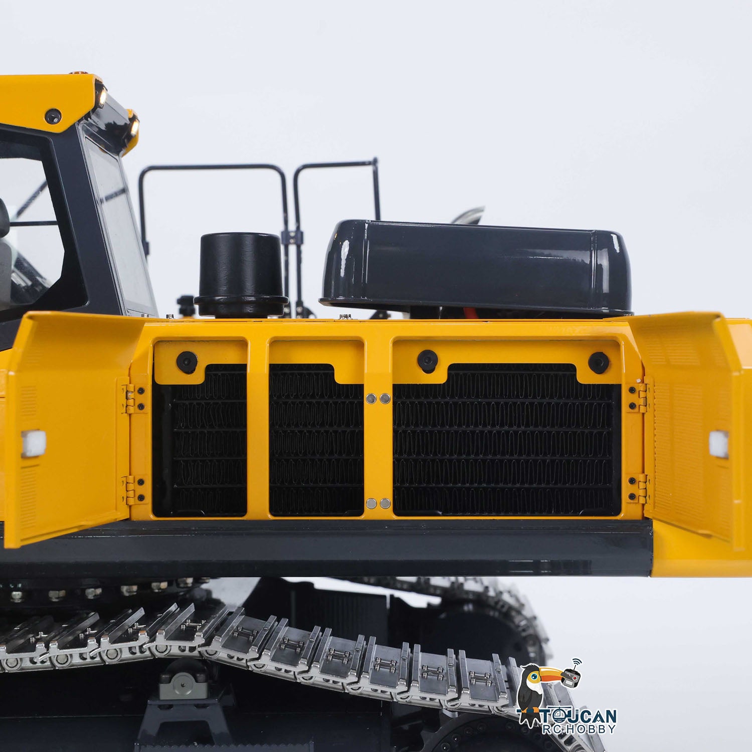 FROG-1 yellow black painted rc metal excavator hydraulic hammer edition complete assembled machinery two stage boom 4 way reversing valve standard digging bucket FrSky X14 radio system

