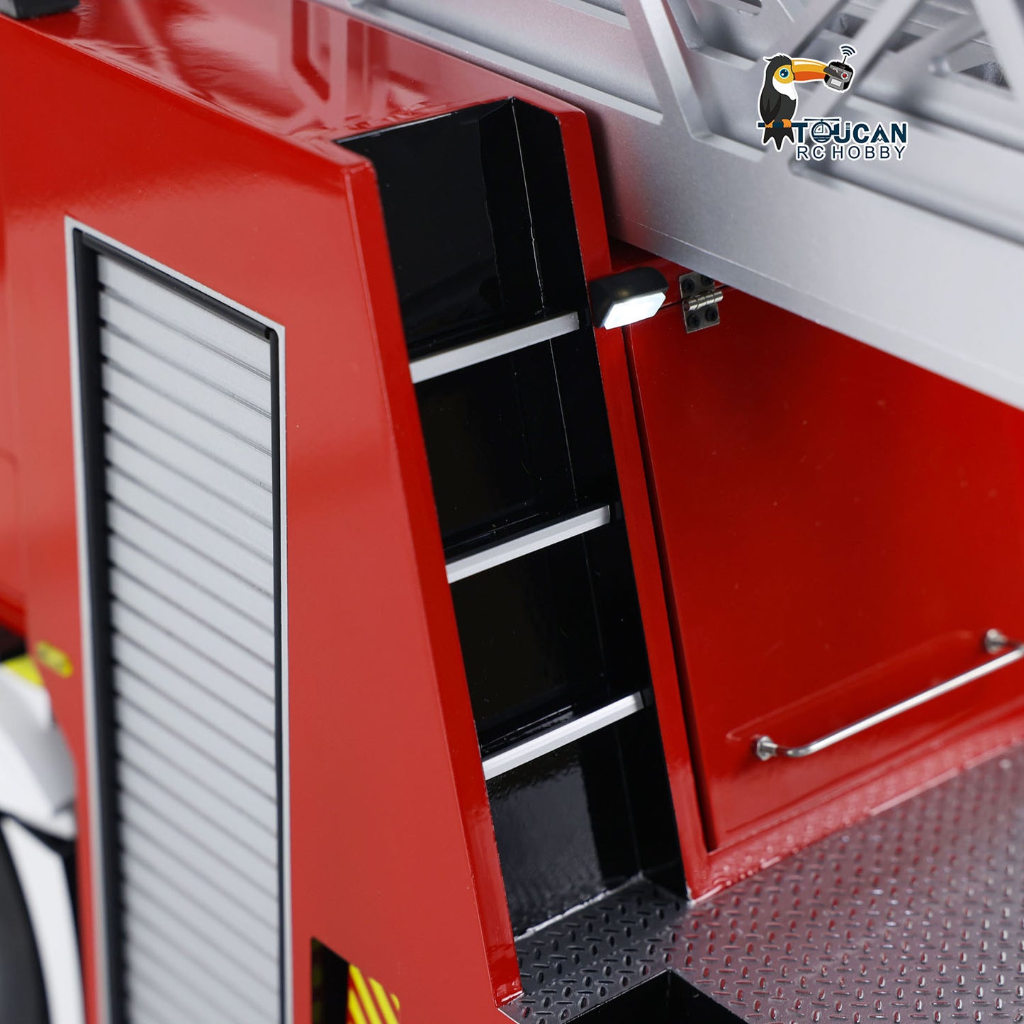 RC emergency truck with vivid light and sound effects
