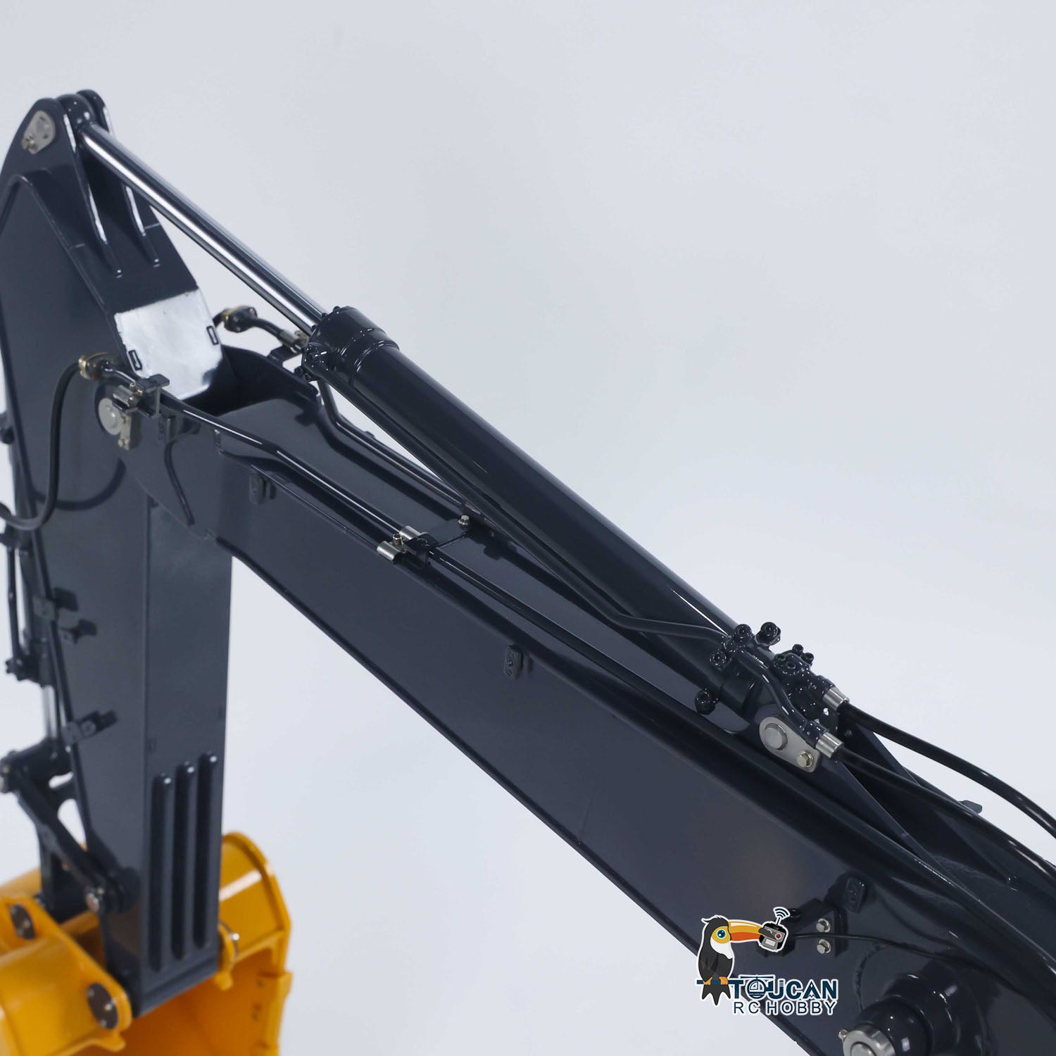 Heavy duty hydraulic rc tracked digger FROG-1 hammer edition metal chassis two section boom factory pre finished standard bucket hydraulic power unit FrSky X14 remote yellow black appearance

