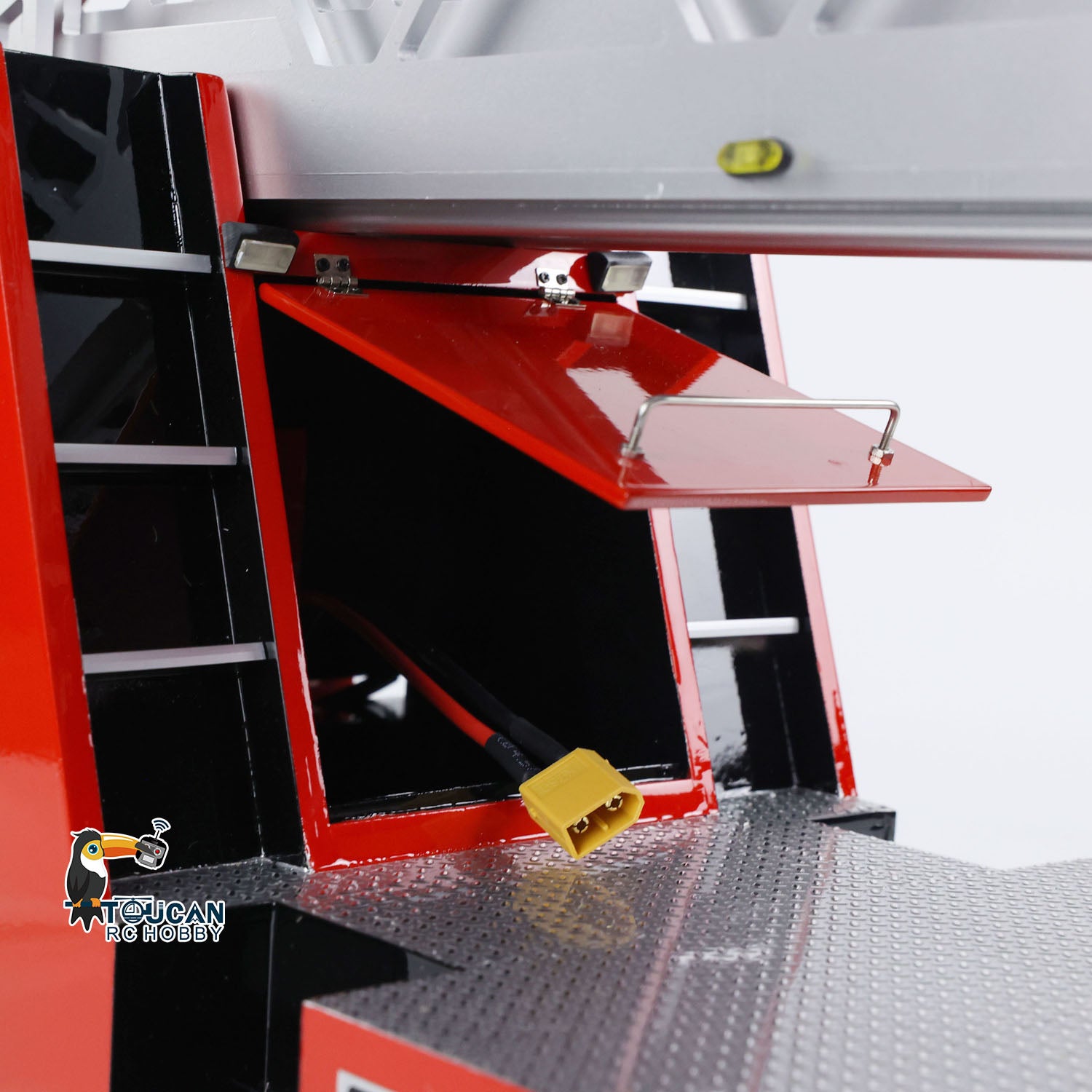 RC ladder fire truck with durable metal frame structure
