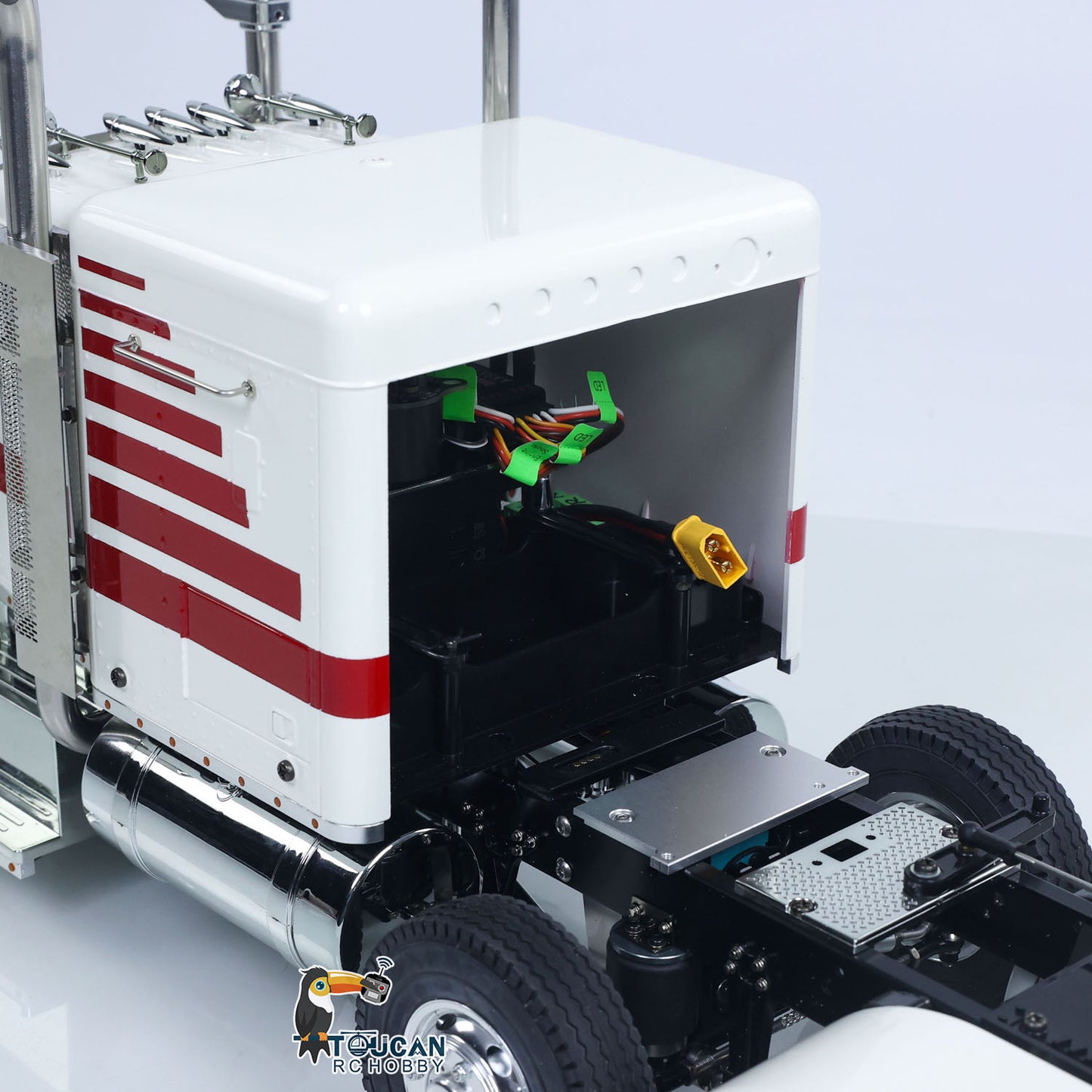 Simulated RC tractor matching air filter and sun visor accessories
