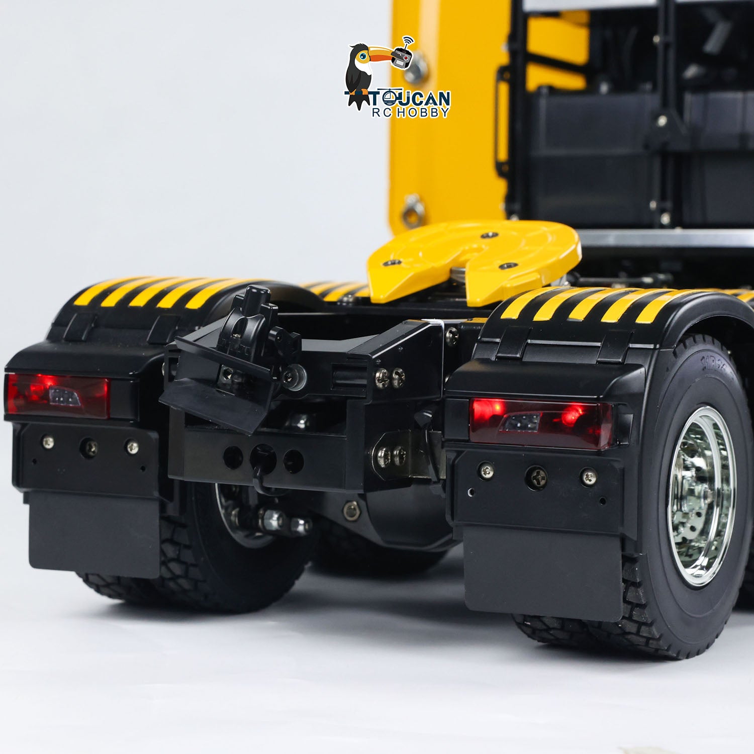 Functional RC tractor head 8X4 chassis with independent smoke light sound parts and supporting battery charger
