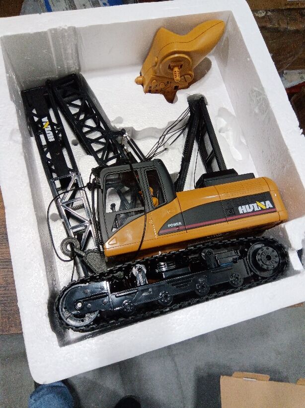 Fast Free Shipping Second Hand US Stock HUINA 1/14 572 15CH RC Construction Crane Truck Tower Excavator Model Car Toy
