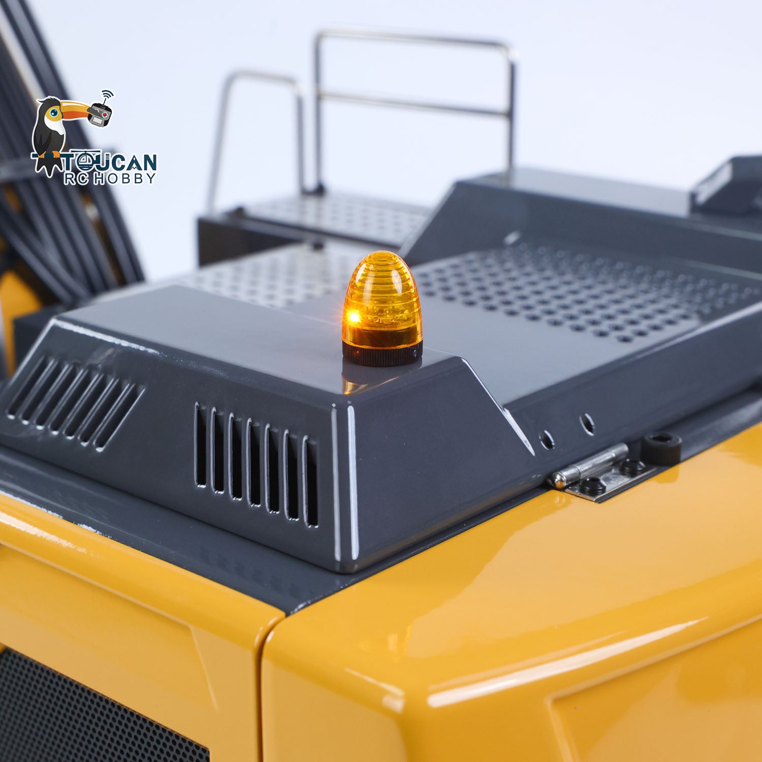 Finished tracked metal excavator motor esc servo included sound lamp battery charger package
