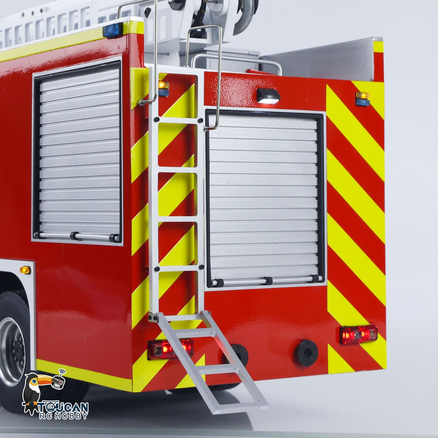Simulation RC fire fighting truck metal chassis all electronic accessories pre-installed
