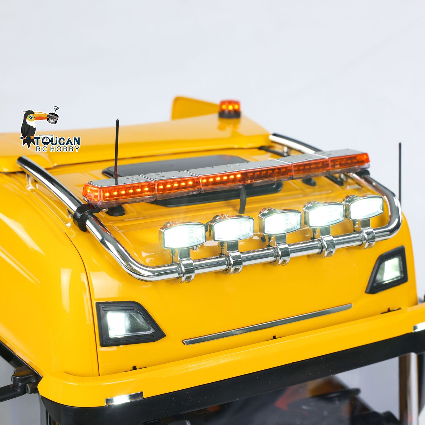Ready to run 8X4 tractor truck model complete with remote controller battery charger smoke generating module
