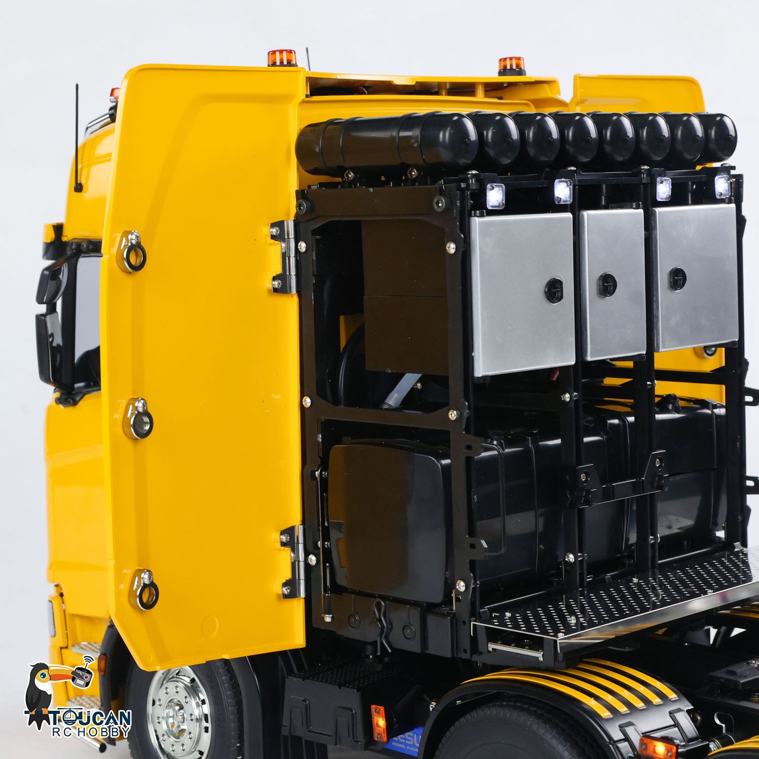 Complete RC tractor semi vehicle ready to drive with smoke light sound motor esc servo accessories
