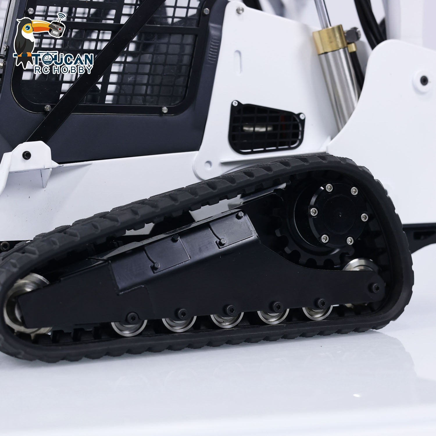 Simulated tracked skid steer loader SM770 TOUCAN red black light sound functional model
