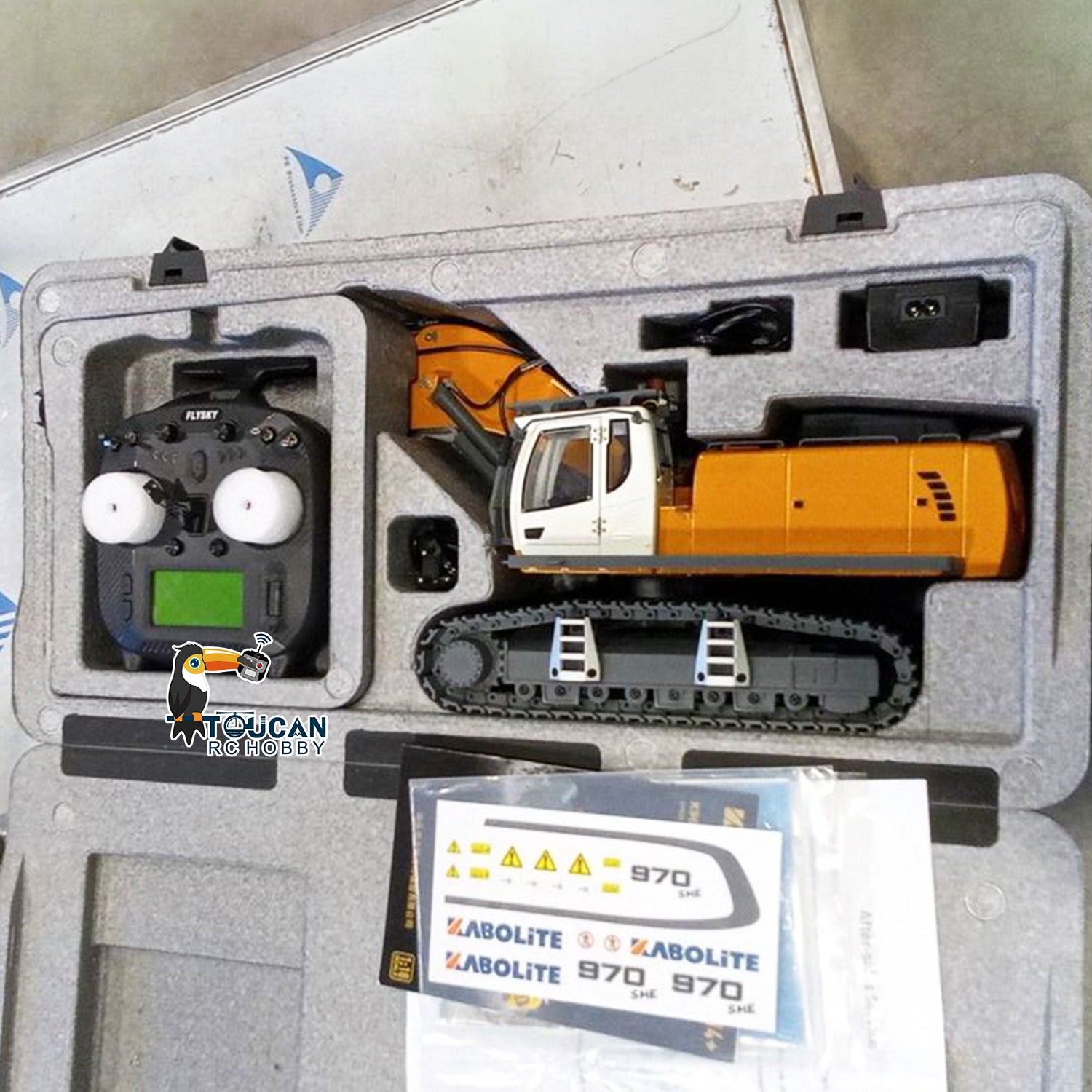 Free shipping second hand CA stock KABOLITE 1/18 K962 100S remote control hydraulic excavator comes with electric claw, ripper, hammer, and manual quick-release coupler.