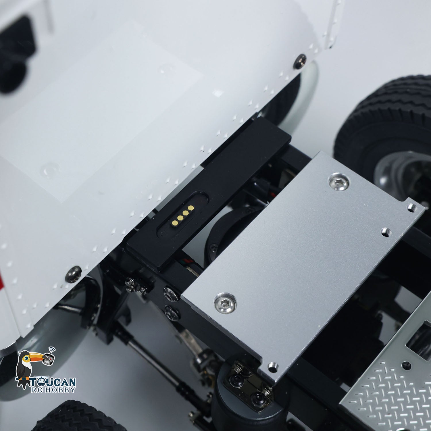 Real life simulation RC tractor with full decoration accessories set
