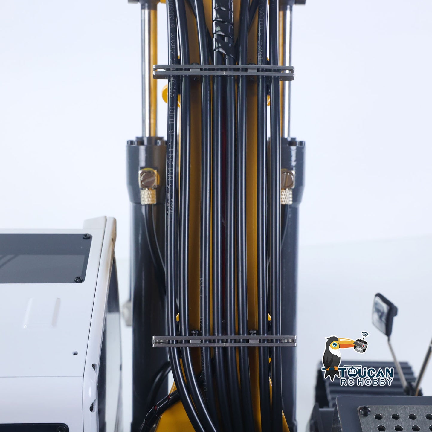 Flysky PL18EV controlled hydraulic digger yellow finished vehicle with upgraded hydraulic valve
