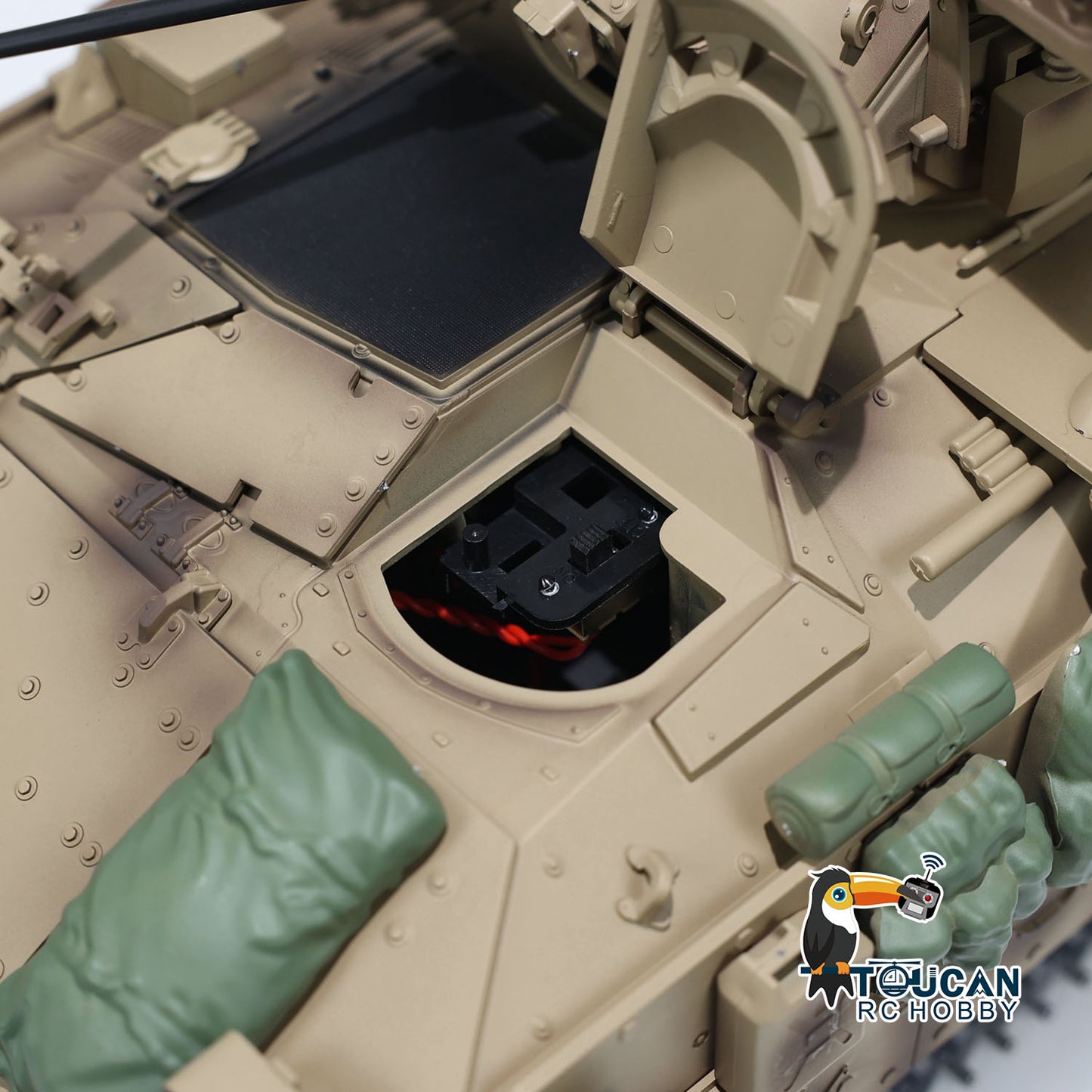 US Stock TD 1/16 Military RC Tank M2A2 Bradley Metal Tracks Gearbox Barrel Recoil System Radio Control Combat Vehicles