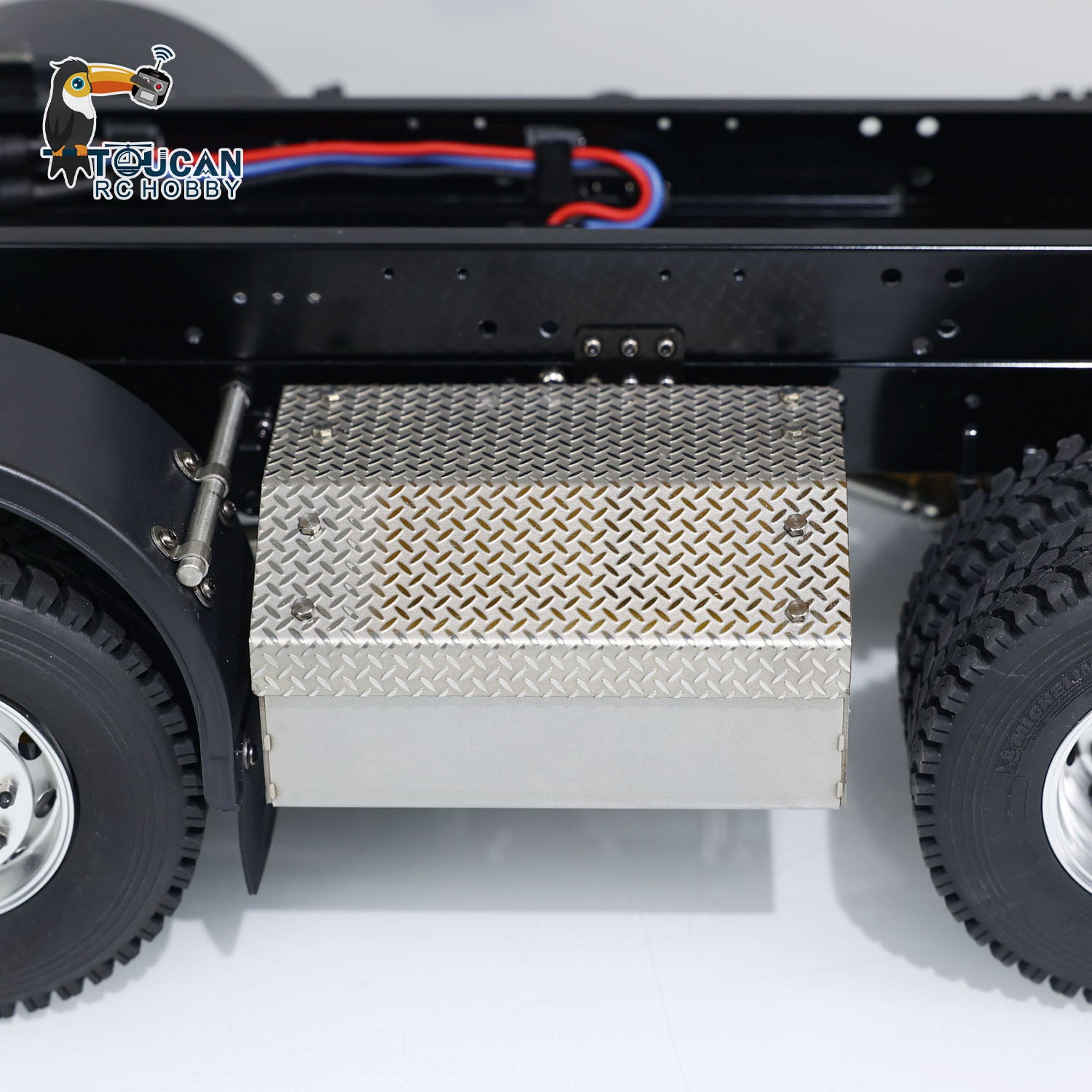 Remote control dump truck with all yellow cab and yellow bucket

