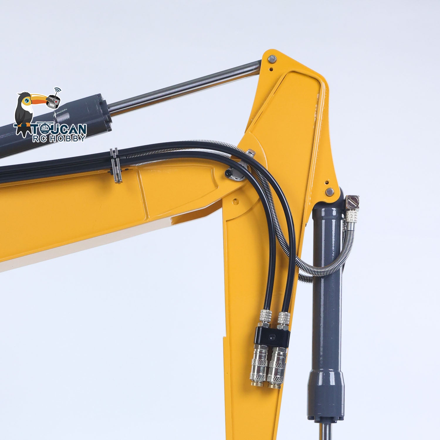 Yellow engineering rc digger all metal hydraulic structure five way reversing valve equipped
