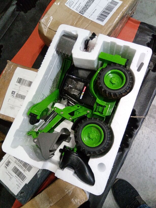 Second Hand US Stock Fast Free Shipping HUINA 1/14 1579 Remote Control Backhoe Excavator Multifunctional Loader with 2.4G Radio Controller Sound Light
